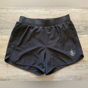 Soflete SFLT die living women’s size medium black workout shorts skull&bones